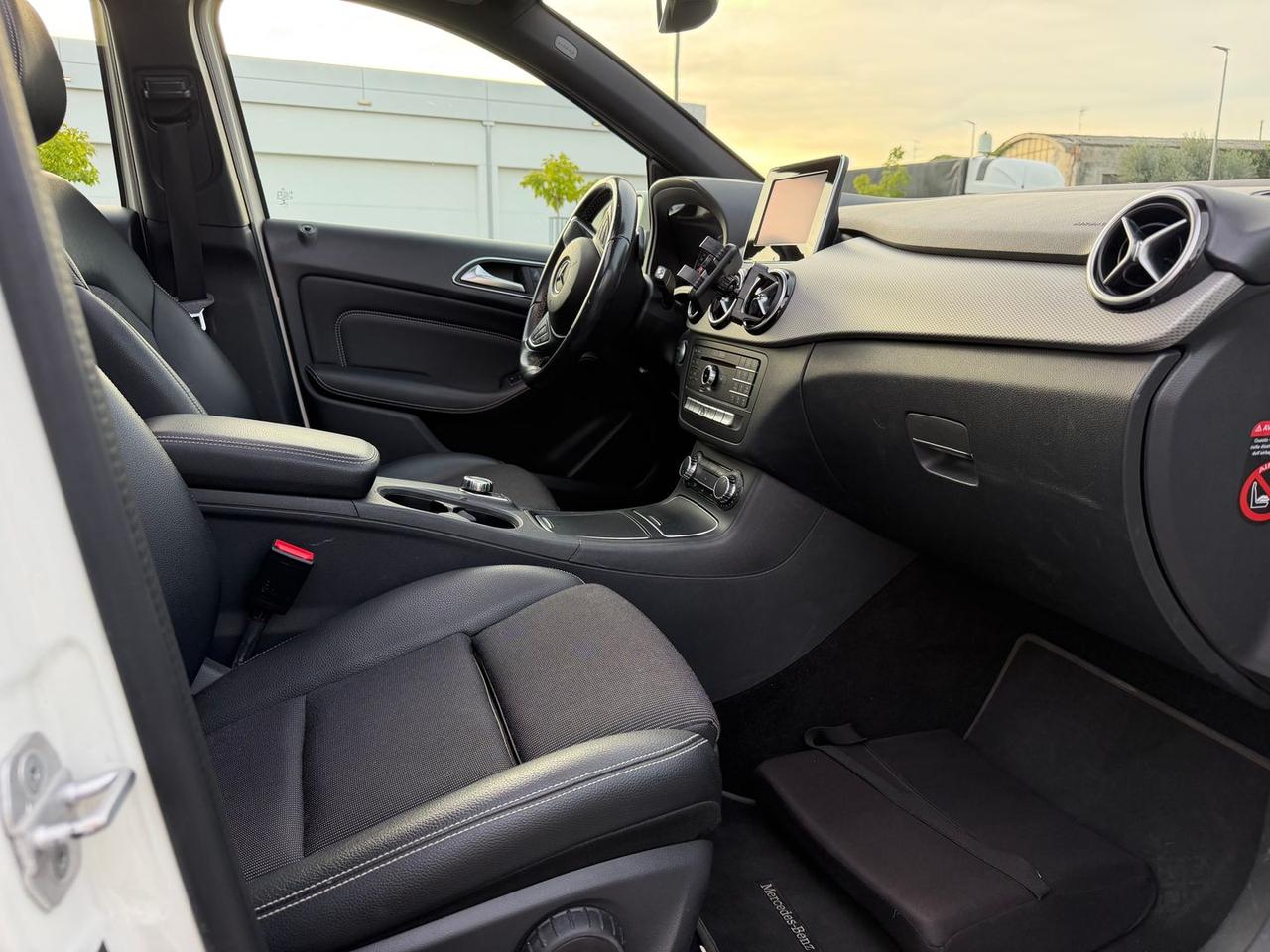 Mercedes-Benz 200 D Sport next #50363