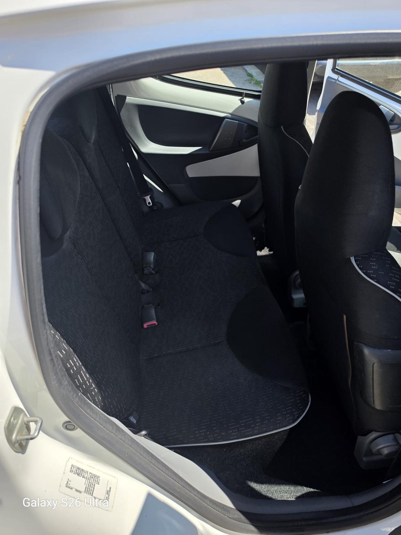 Peugeot 107 1.0 BENZINA - 5 PORTE - ANNO 2011