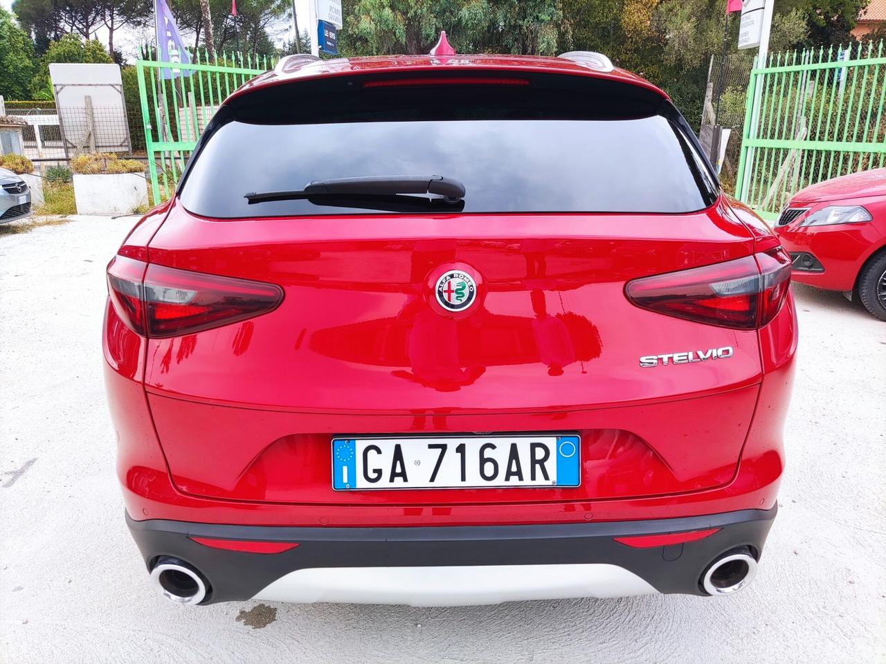 Alfa Romeo Stelvio 2.2 Turbodiesel 160 CV AT8 RWD Sport-Tech