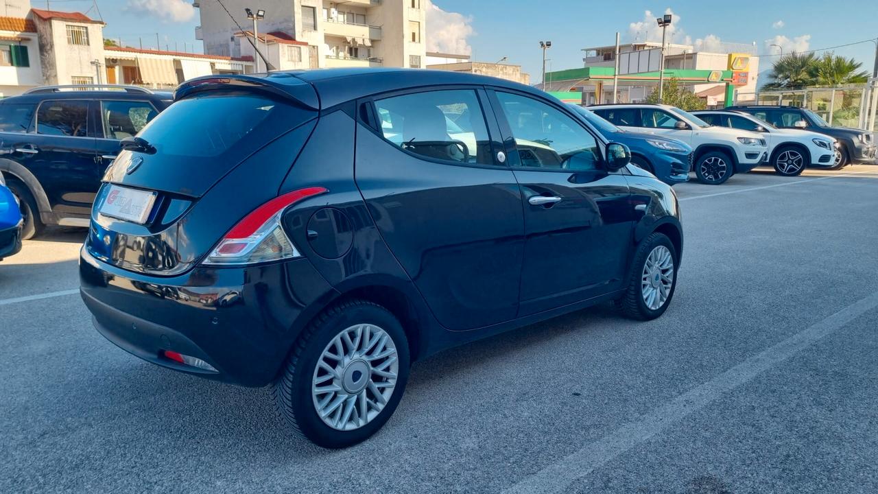 Lancia Ypsilon 1.2 69 CV 5 porte GPL Ecochic Gold