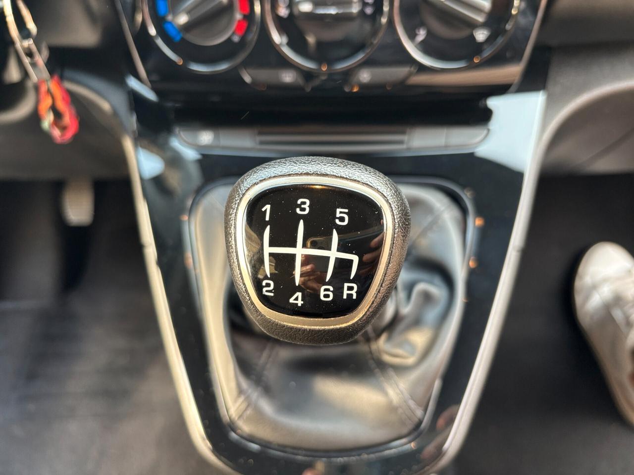 Lancia Ypsilon 1.0 5 porte Hybrid Gold-2021