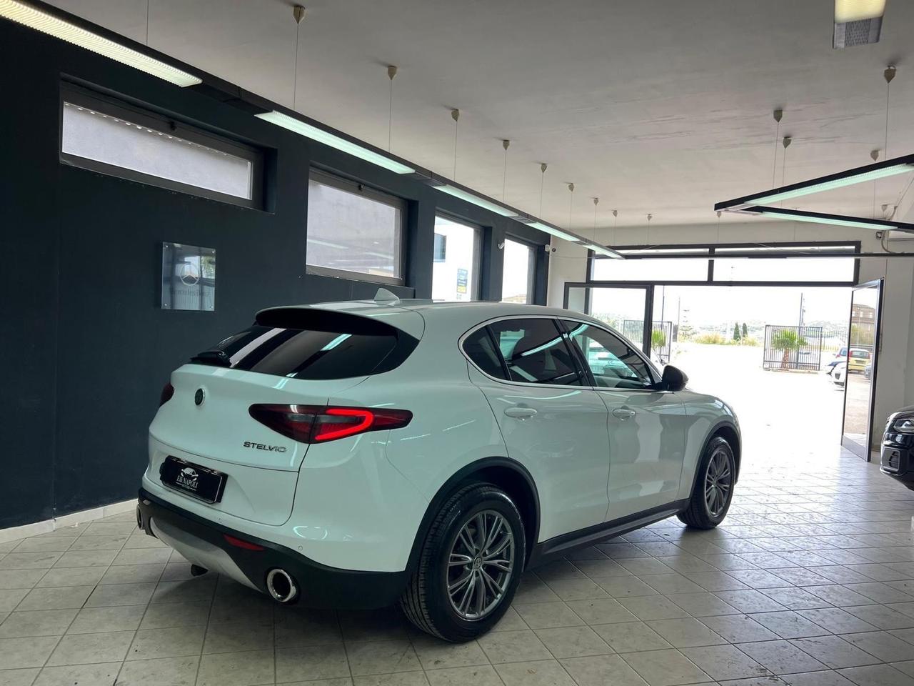 Alfa Romeo Stelvio 2.2 Turbodiesel 180 CV AT8 Q4 Executive