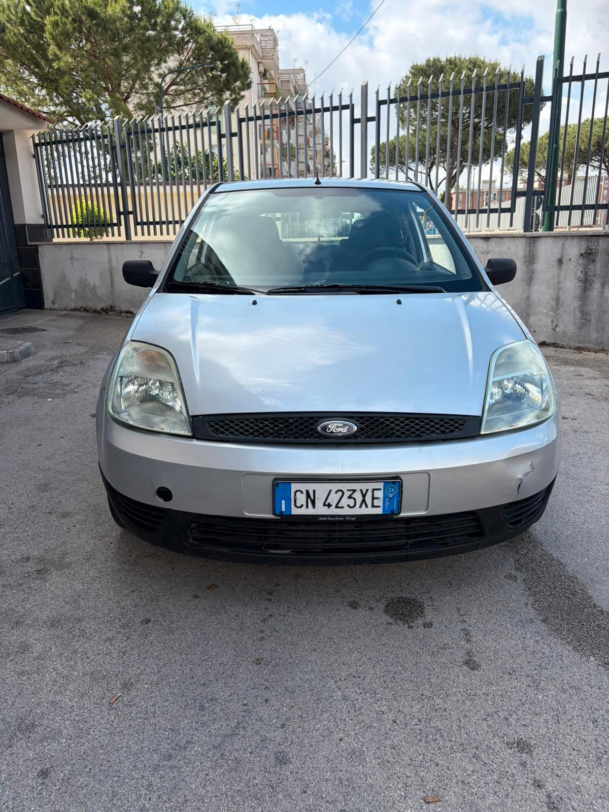 Ford Fiesta 1.2 16V 3P GHIA