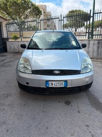Ford Fiesta 1.2 16V 3P GHIA