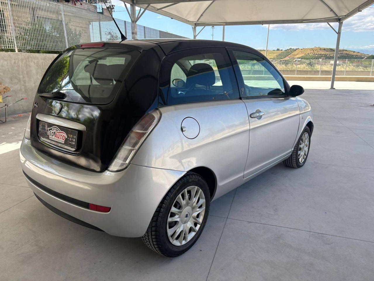 Lancia Ypsilon 1.2 70 Cv