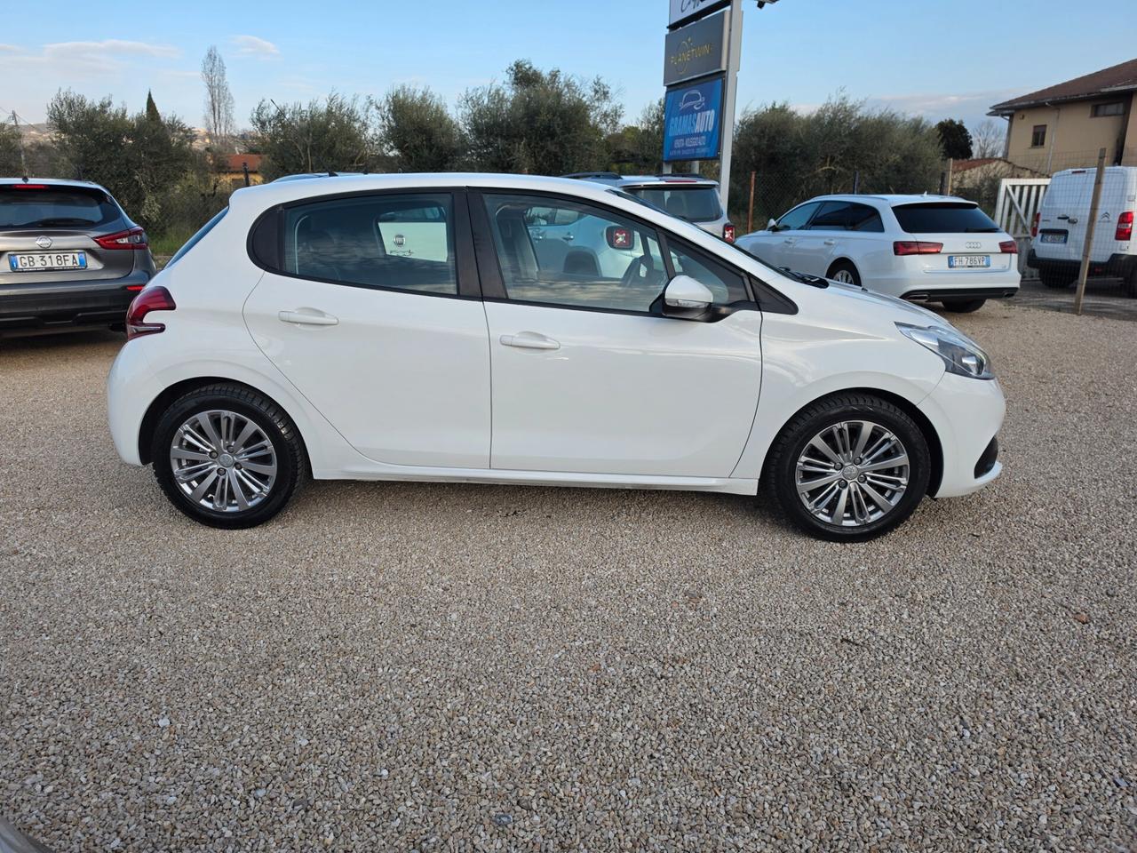 Peugeot 208 PureTech 82 5p. GPL Active