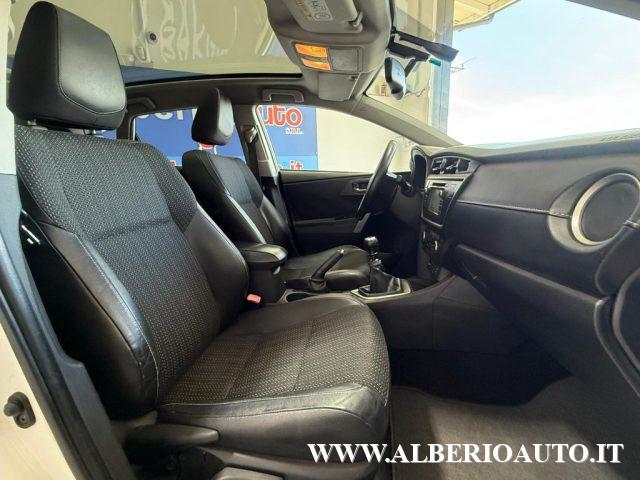 TOYOTA Auris 1.4 D-4D Lounge + TETTO