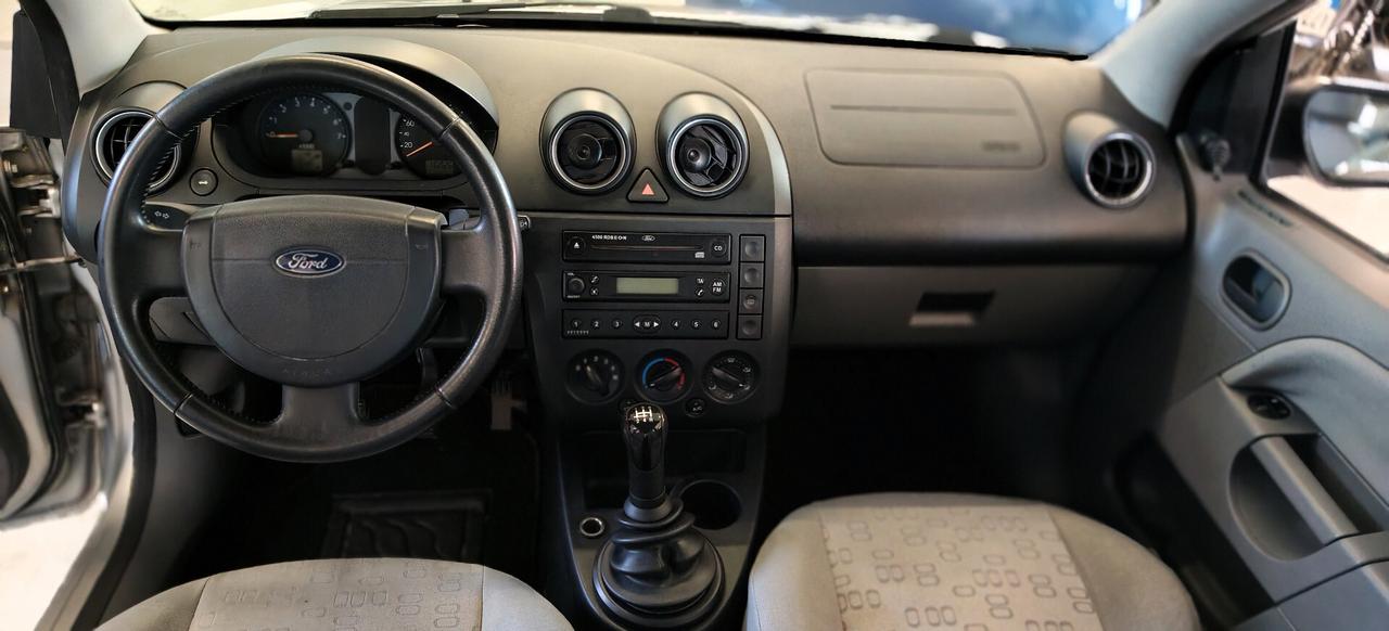 Ford Fiesta 1.2 16V 5p. Ambiente
