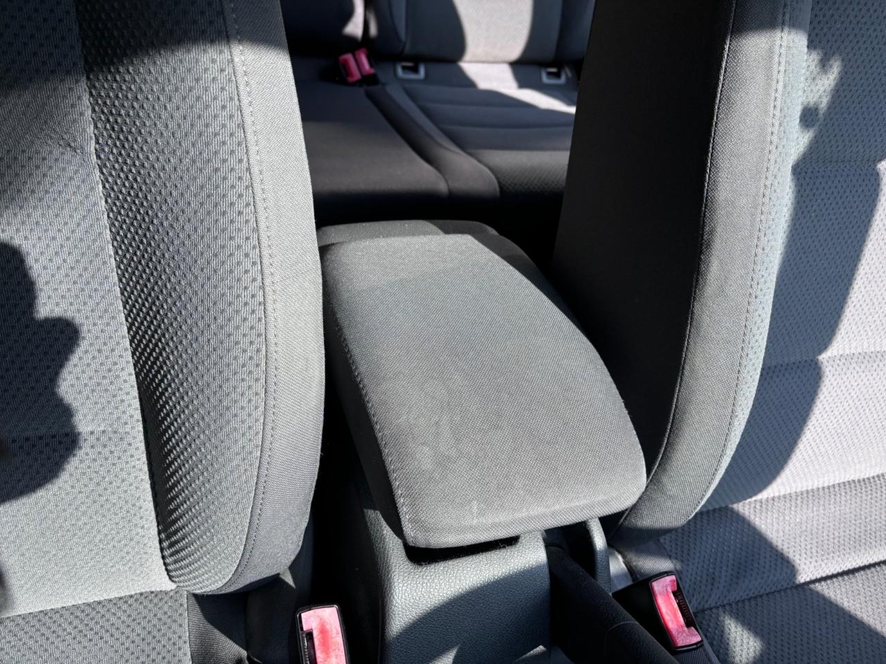 Volkswagen Golf 1.6 16V FSI 5p. Sportline