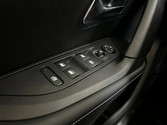 PEUGEOT 2008 Hybrid 145 e-DCS6 Allure VISION PACK DRIVE ASSIST