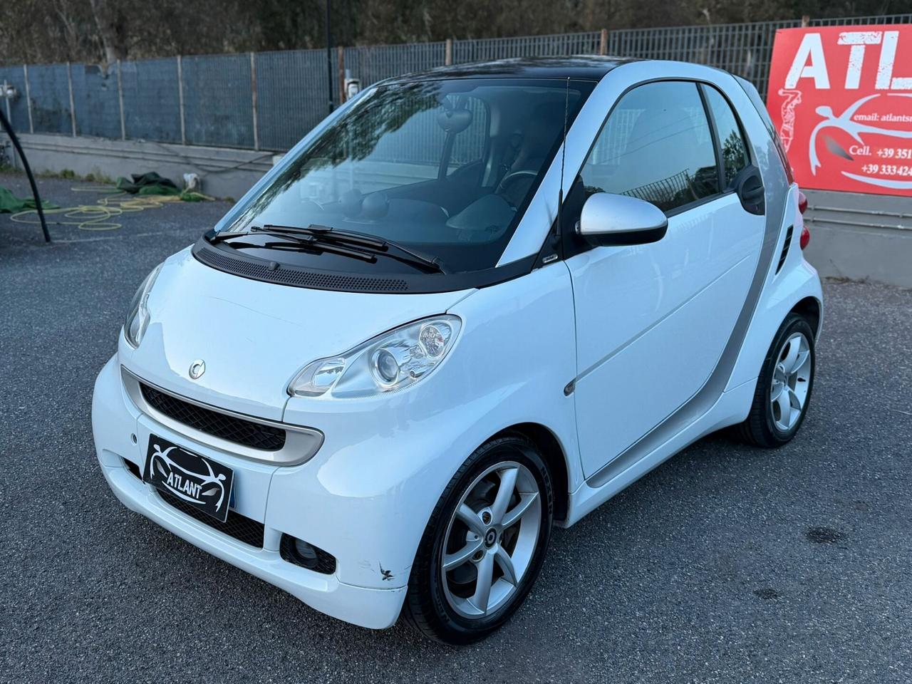 Smart ForTwo 52 kW MHD coupé White Tailor Made