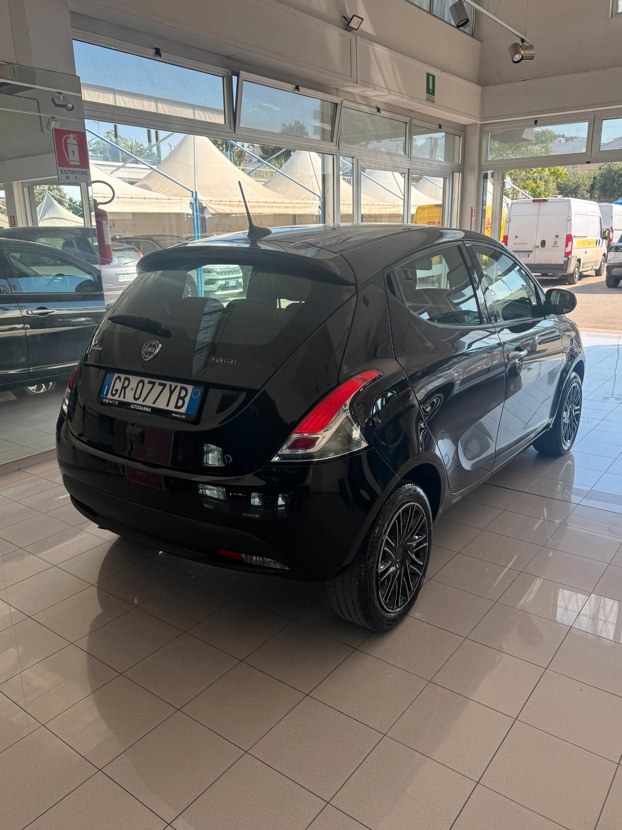 LANCIA YPSILON FULL OPTIONAL