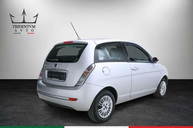 Lancia Ypsilon 1.2 8v Oro Plus