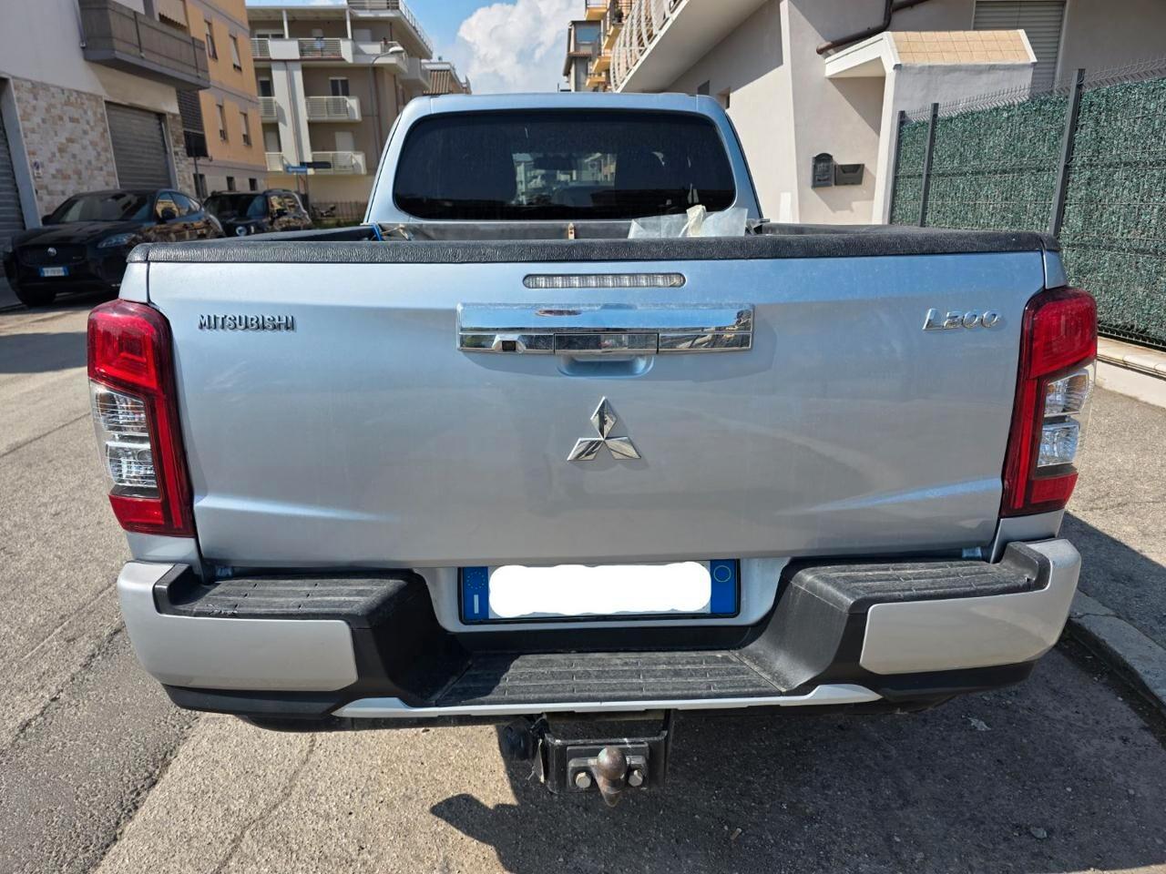 Mitsubishi L200 2.3 D Club Cab 4x4 Super Select Intense