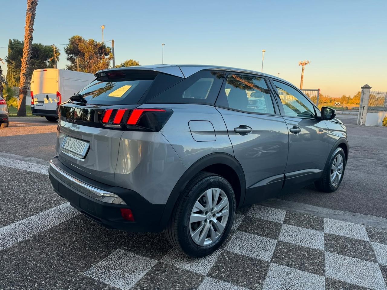 Peugeot 3008 BlueHDi 130 S&S EAT8 Business