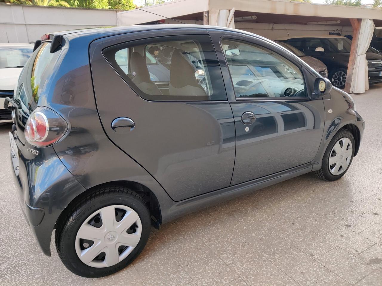 Toyota Aygo 1.0 Benzina 5 porte 2010