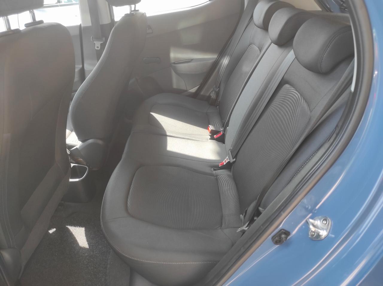 Hyundai i10 2018 1.0 Benz UsbAux ComanBluetho