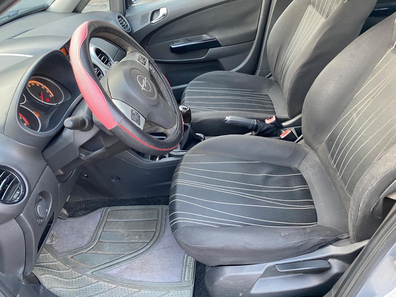 Opel Corsa 1.2 5 porte Club