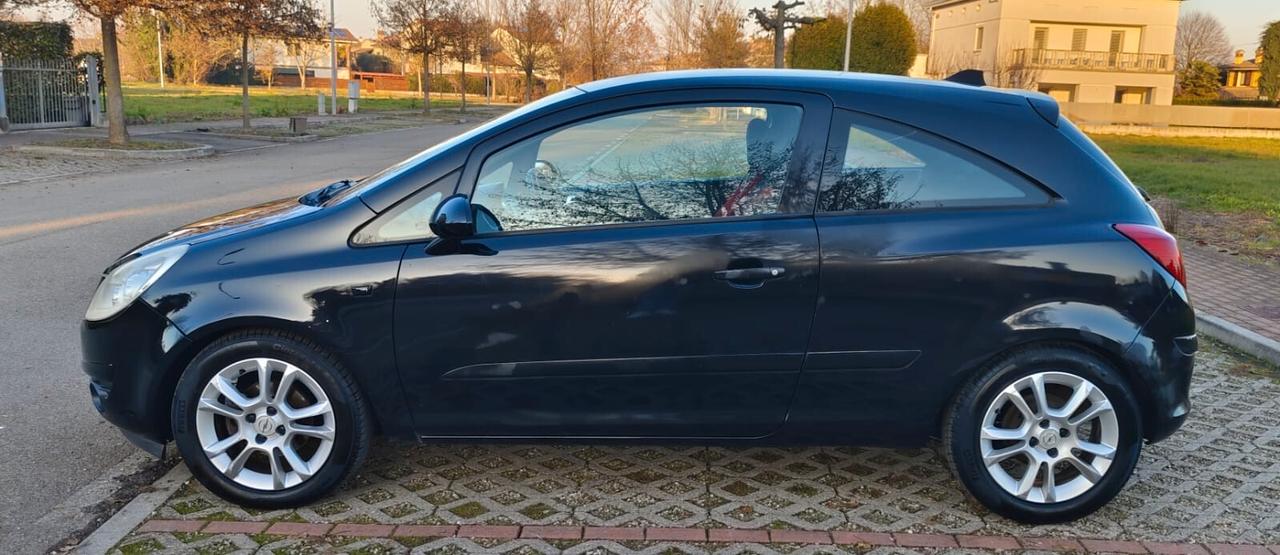 Opel Corsa 1.2 3 porte Sport