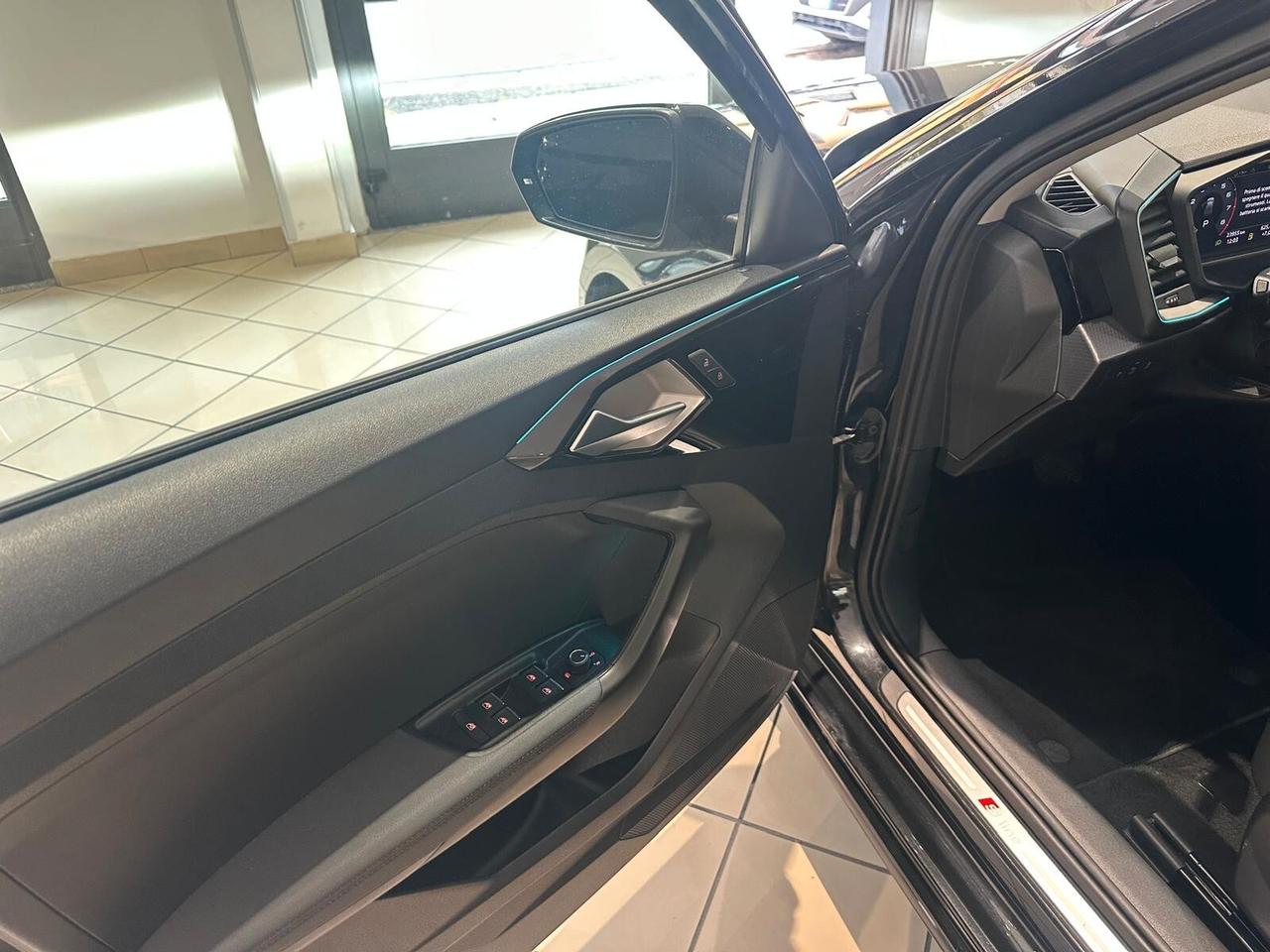 Audi A1 Sportback 30 1.0 tfsi Identity Black s-tronic