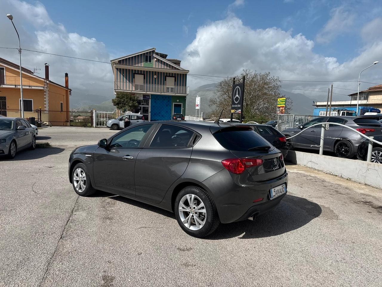 Alfa Romeo Giulietta 1.6 JTDm 105 CV Distinctive garanzia