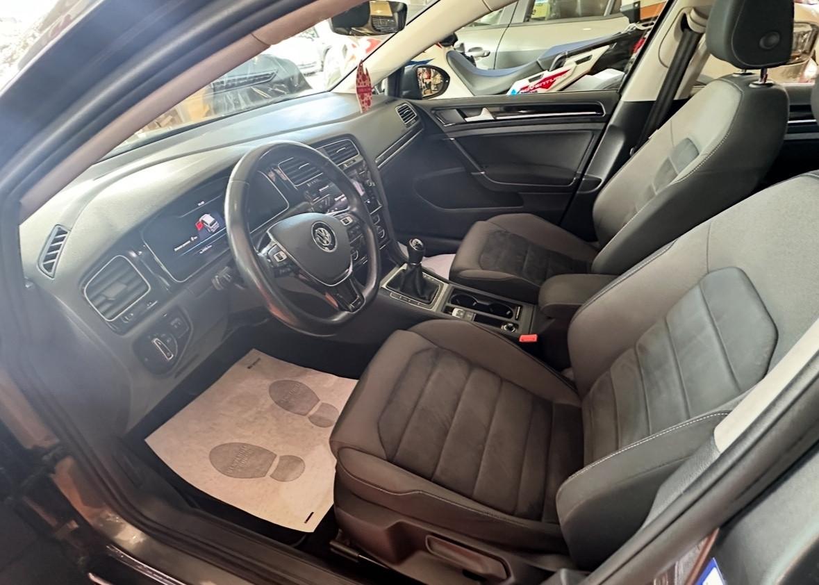 Volkswagen Golf Variant Sportsvan 1.6 TDI R-line