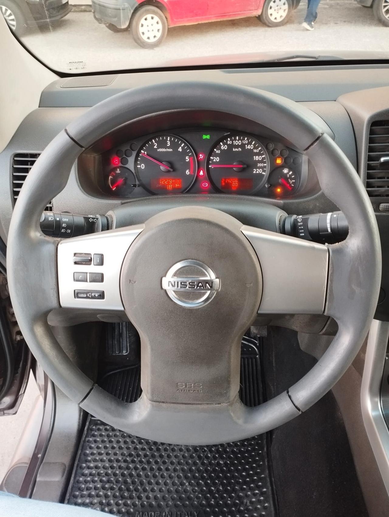 Nissan Navara 2.5 dCi 190CV 4 porte Double Cab LE