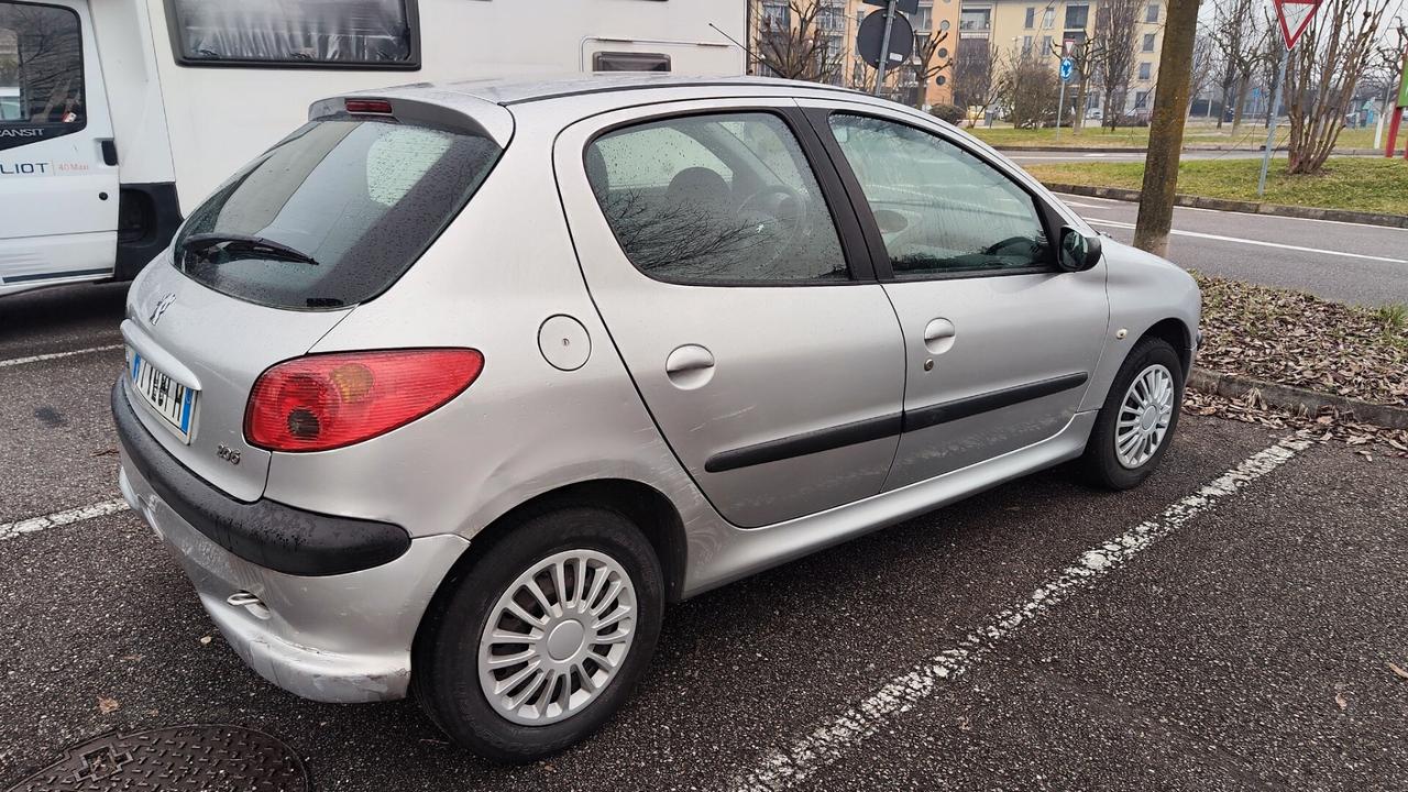 Peugeot 206 1.1 5p. XT