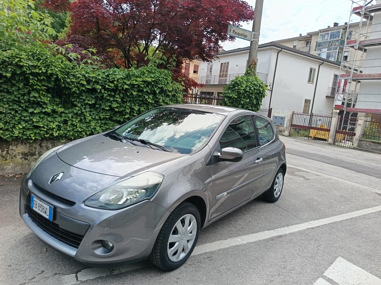 Renault Clio 1.2 16V 3 porte Luxe ok neo patente