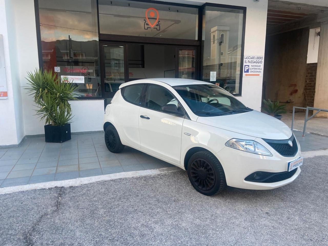 Lancia Ypsilon 1.2 69 CV Elefantino Blu KM 33.000