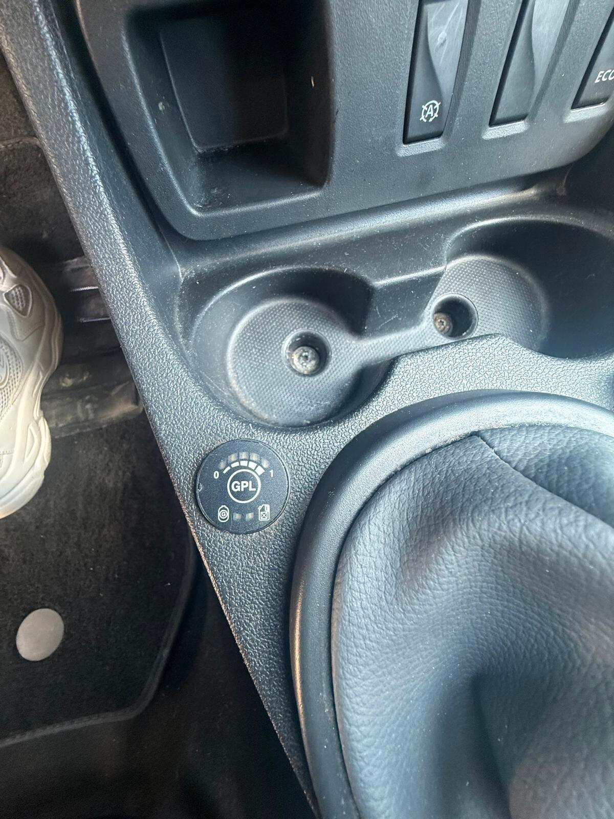 Dacia Duster 1.6 115 SES 4X2 GPL SERIE BLACK SHADOW