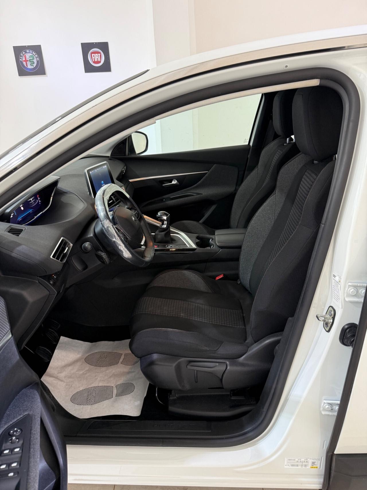 Peugeot 3008 Peugeot 3008 BlueHDi 130 S&S IVA ESPOSTA