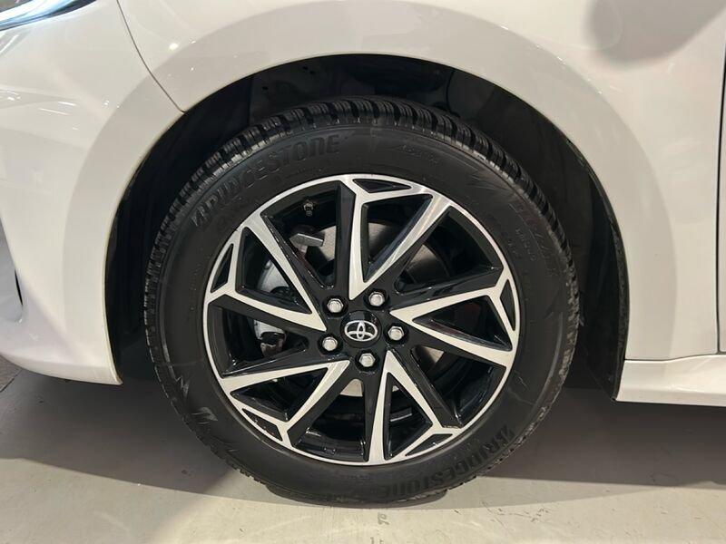 Toyota Yaris Hybrid Trend MY22