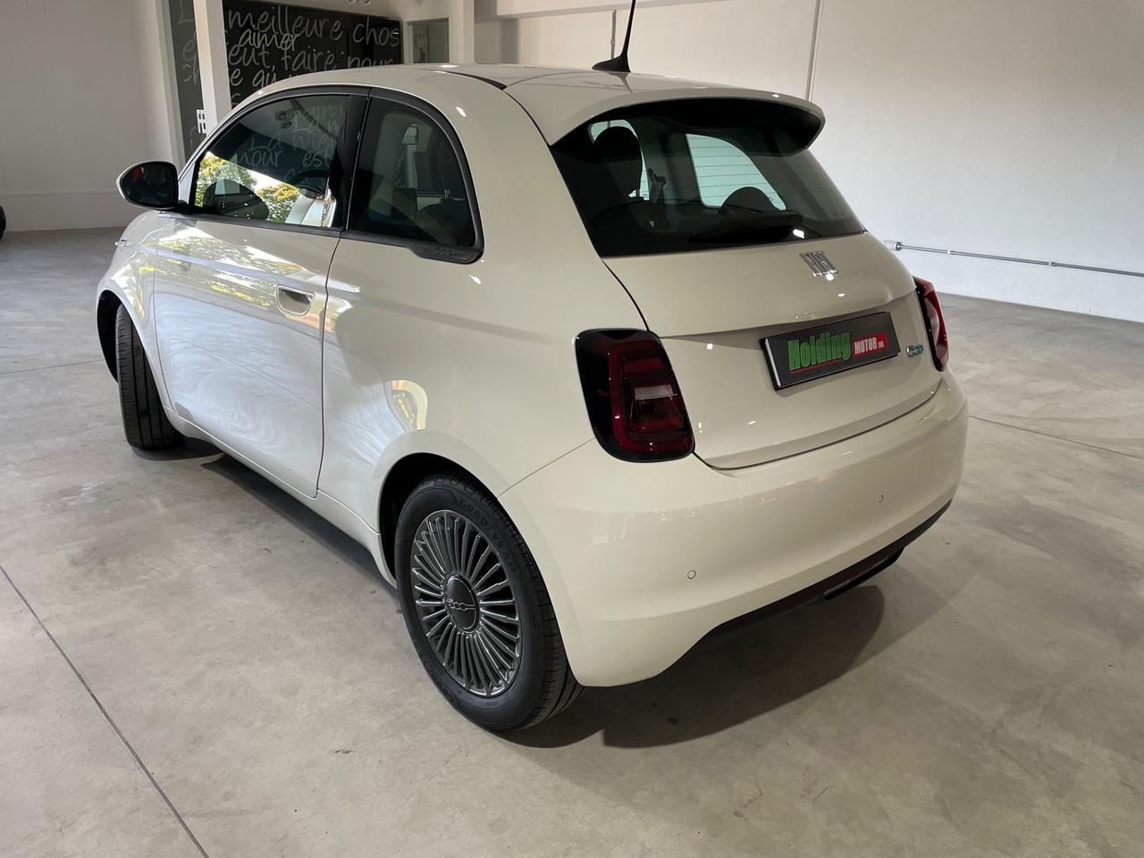 Fiat 500 500e Berlina 42 kWh Icon