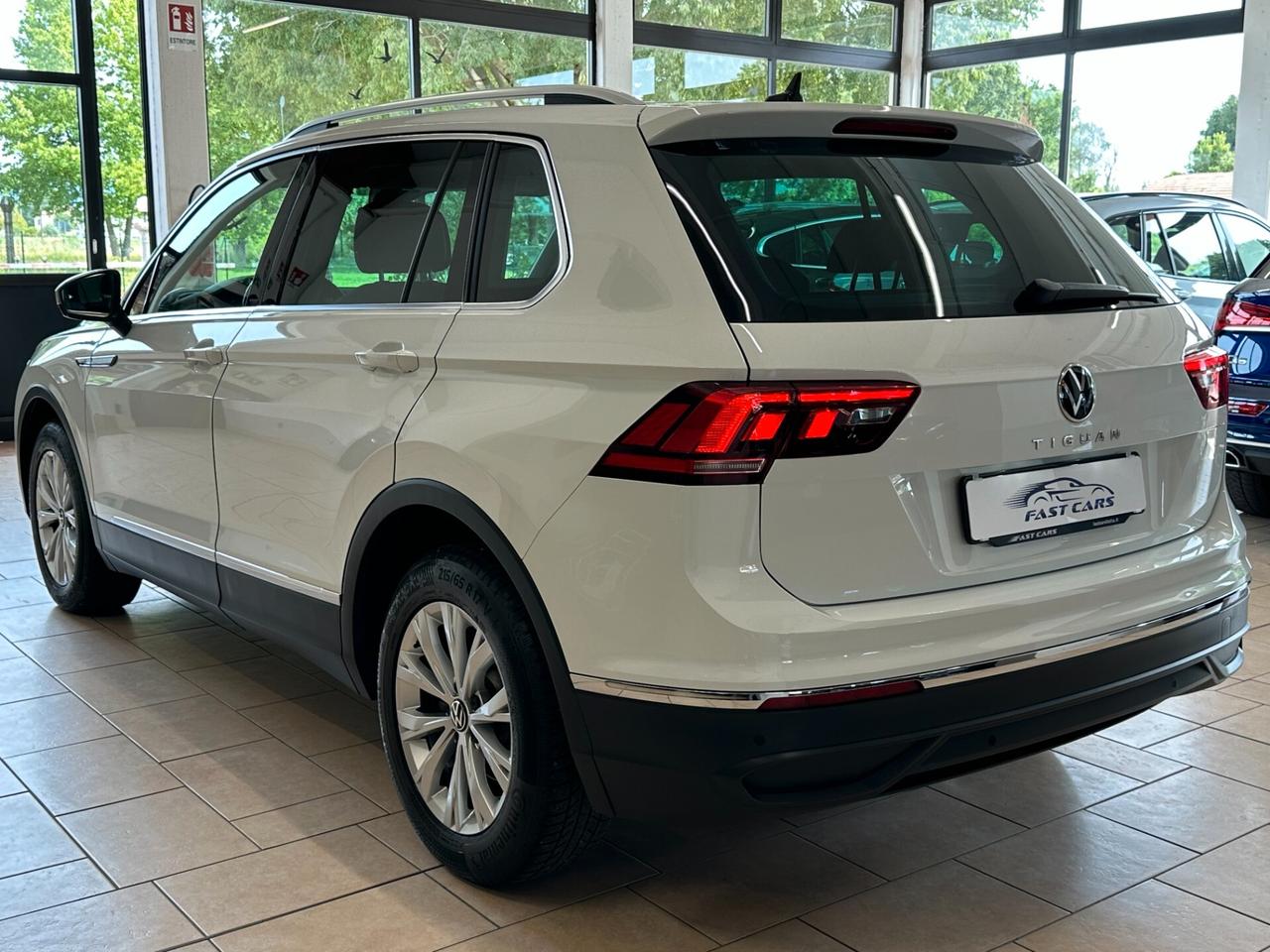 VOLKSWAGEN TIGUAN 2.0 TDI LIFE DSG *CARPLAY*LUCI*ACC*