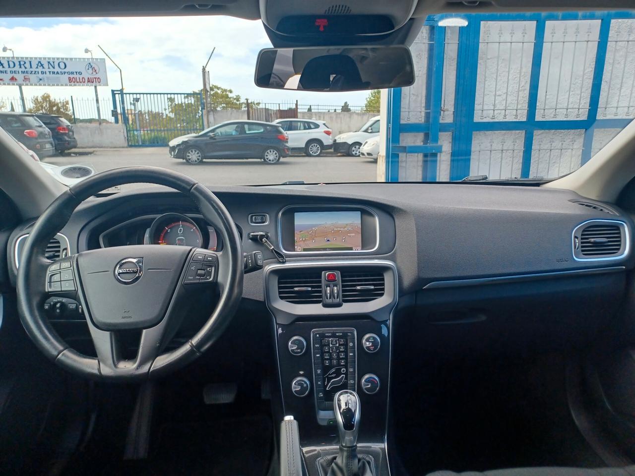 Volvo V40 D3 Geartronic Momentum ANNO 2017