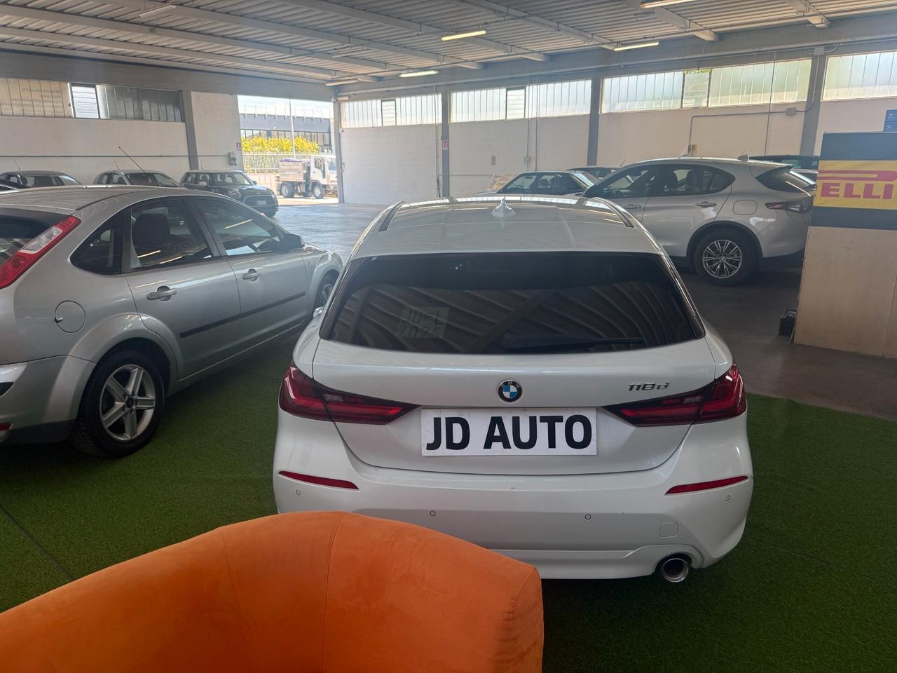 Bmw 118 118d 5p. Business Advantage