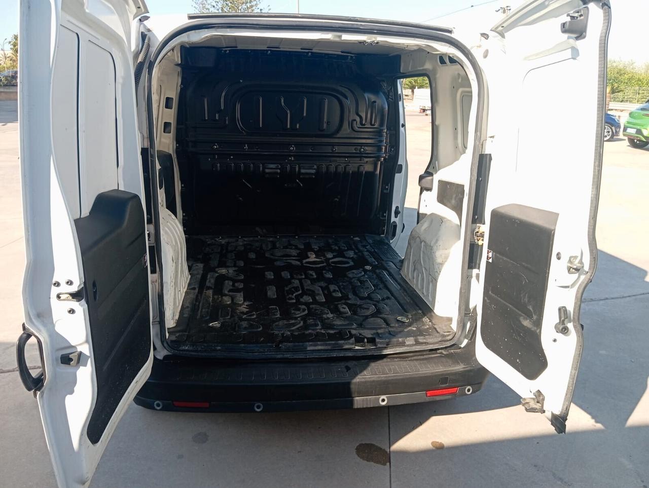 Fiat Doblo Cargo II versione cargo 1.6 mjt 105cv CH1 Lounge S&S, TRE POSTI