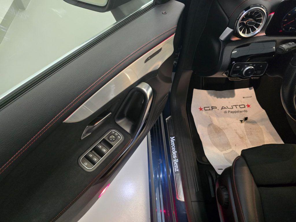 Mercedes-Benz CLA 200 d Automatic Premium + Tetto