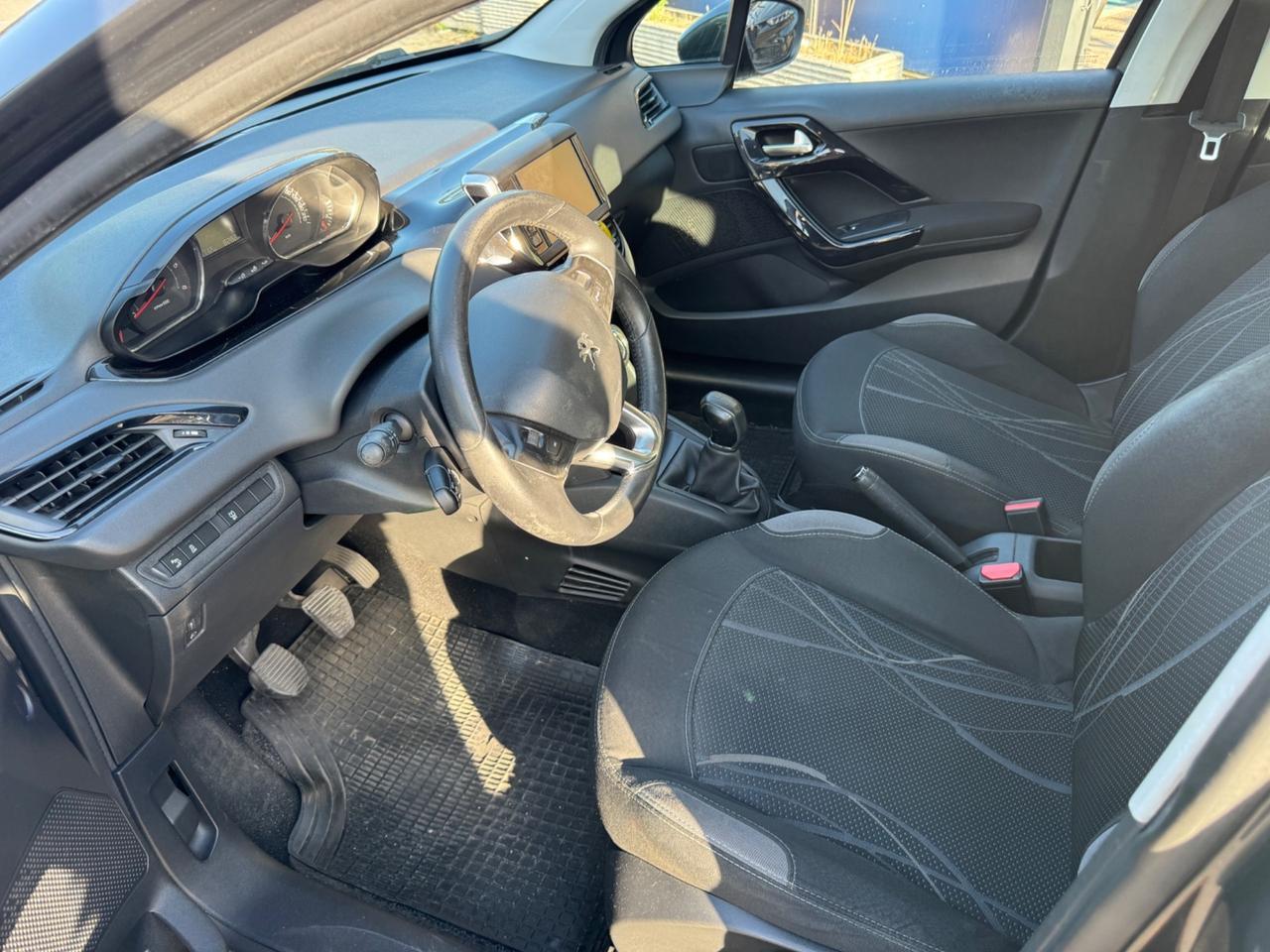 Peugeot 208 1.4 HDi 68 CV 5 porte Allure