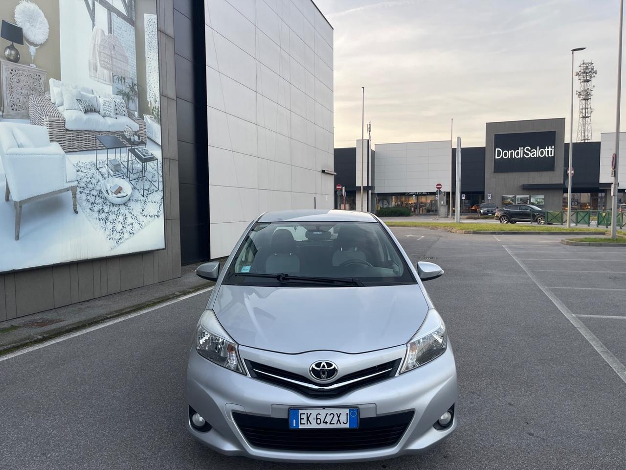 Toyota Yaris 1.3 5 porte Lounge