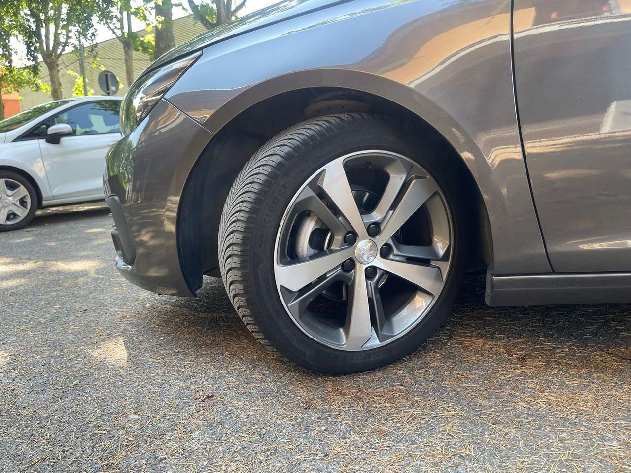 Peugeot 308 Allure 1.5 Blue HDI 130