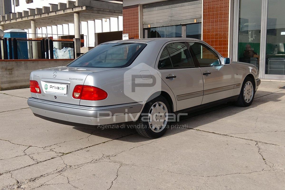 MERCEDES E 200 Kompressor cat Elegance