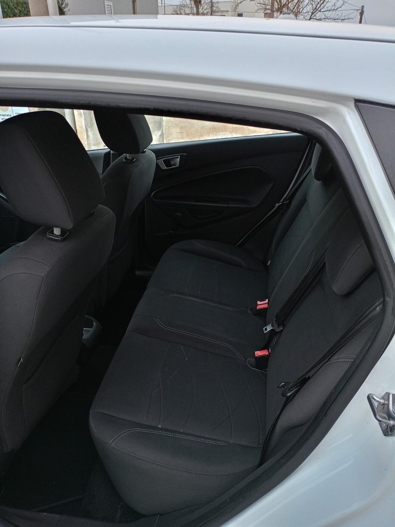 FORD FIESTA 1.400 BENZINA GPL