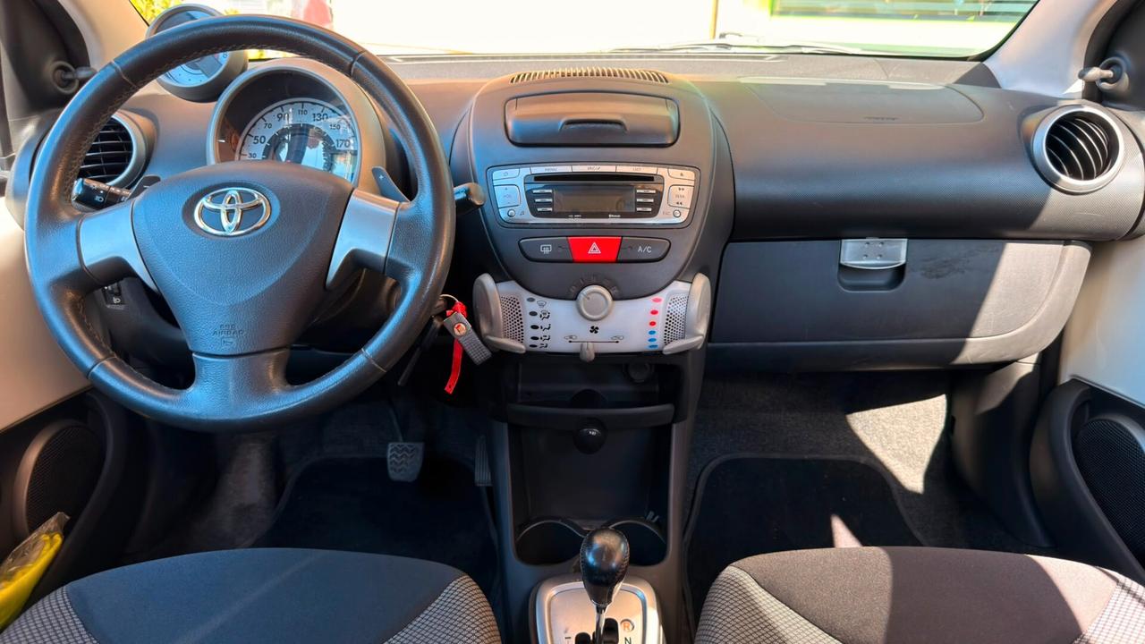 Toyota Aygo 1.0 12V VVT-i 5 porte Lounge Connect MMT