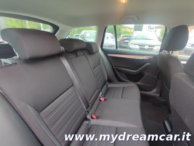SKODA Octavia 1.5 DSG Wagon Ambition G-Tec