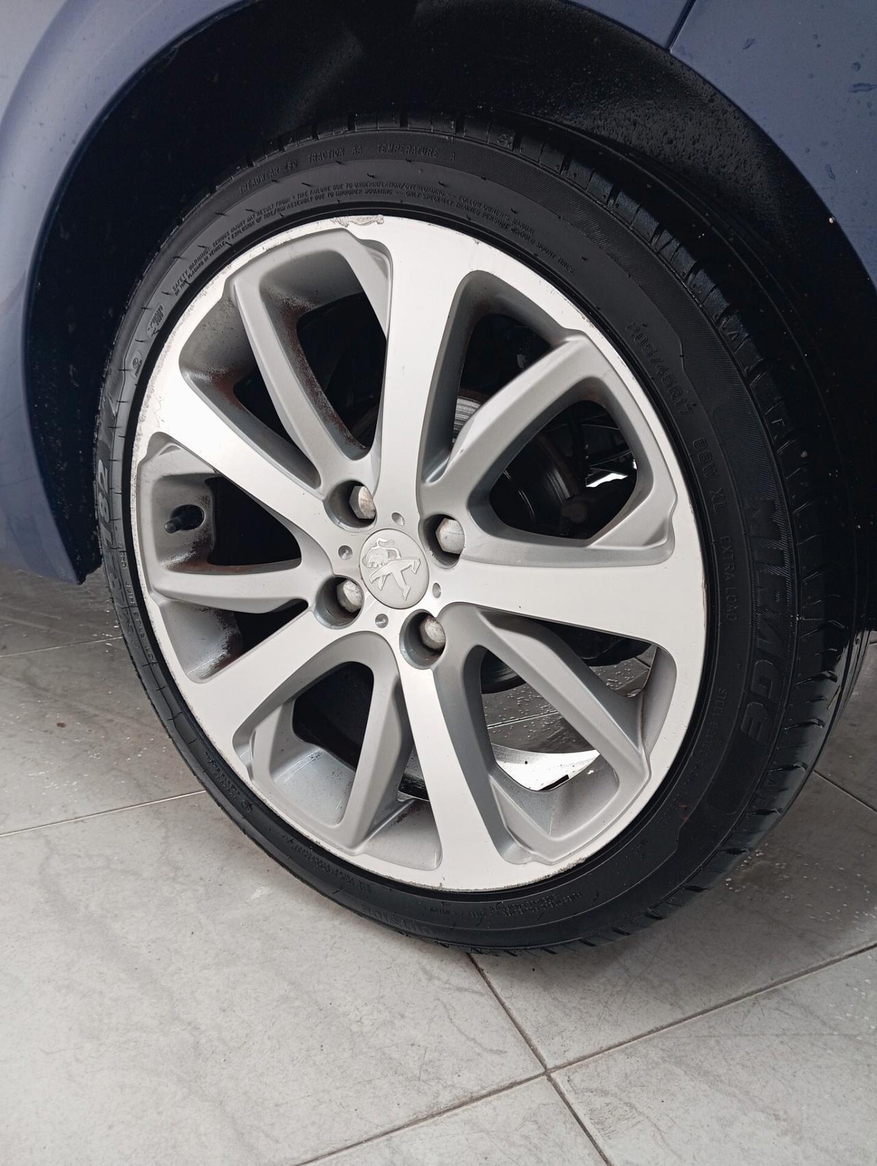 Peugeot 208 1.6 diesel 2012 CON GARANZIA