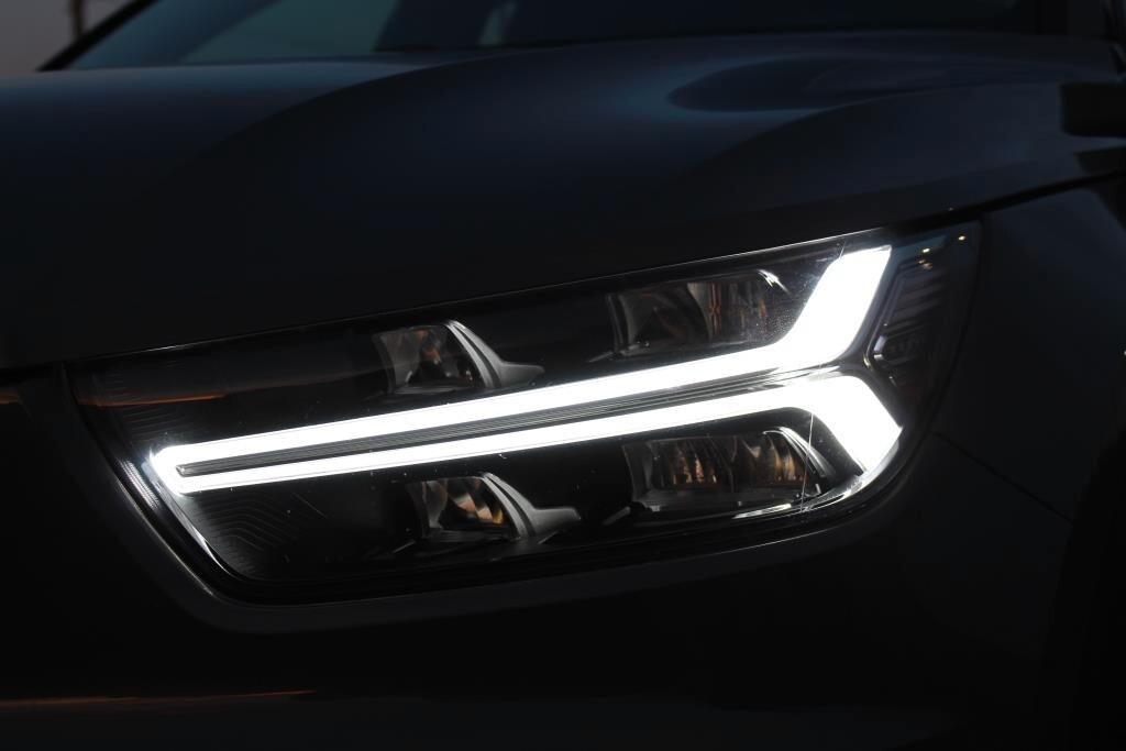 VOLVO XC40 D3 Momentum *FULL LED *Carplay