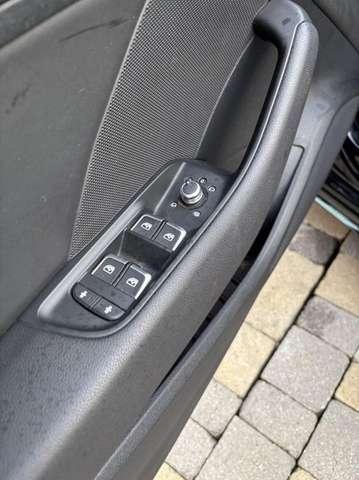 Audi A3 SPB 2.0 TDI S Line S tronic FULL LED-NAVI-18"