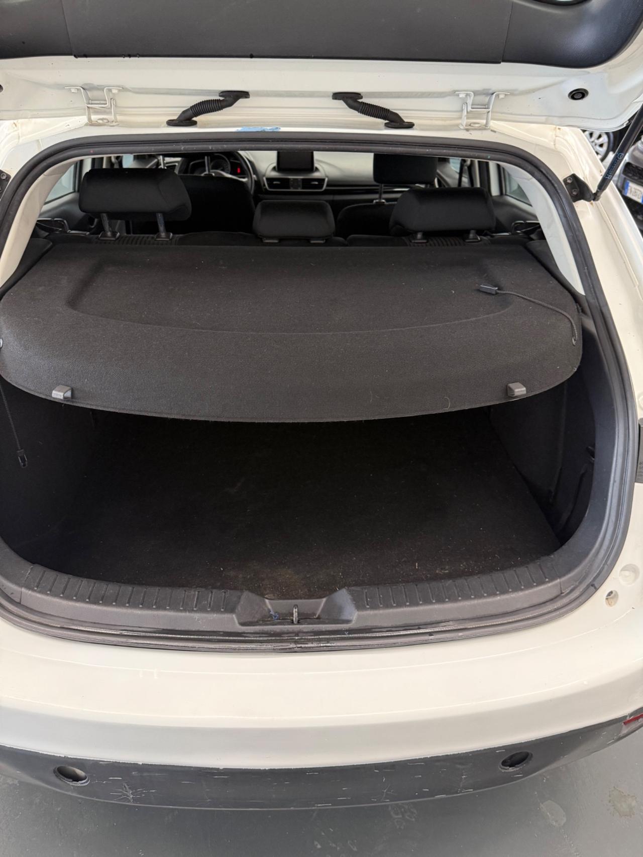 Mazda 3 Mazda3 1.5 Skyactiv-G Evolve